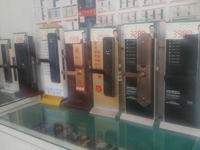 巫溪县附近开锁公司讲述怎么拆、装防盗门