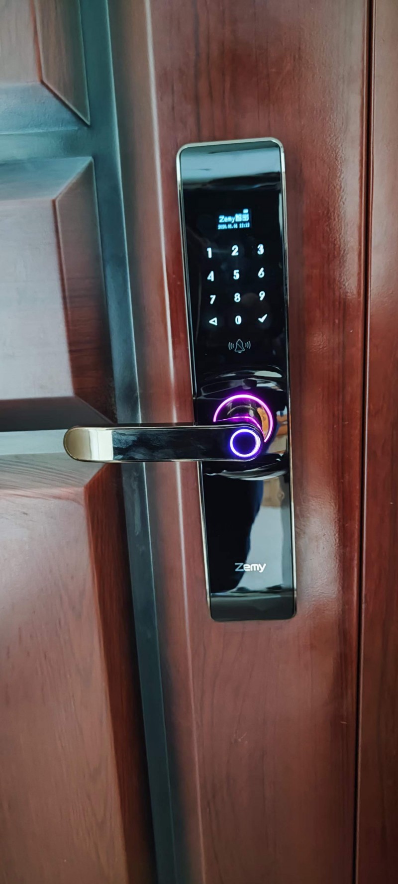 泰安防盗门反锁钥匙拧不动解决方法