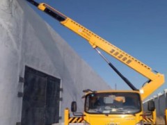 当吊车吊钩出现以上几种问题时，千万不能继续使用