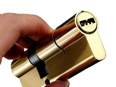 下花园开锁时如何才能够做到不损坏