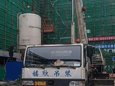 桥梁架设工作需要用到几台吊车同时工作？