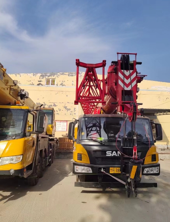 泗水小型吊车底盘下沉原因及日常维护