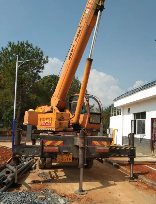 施工人员在施工时怕碰到吊车机械故障的问题有哪些