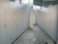 宁波卫生间隔断厂家教你如何辨别隔断配件的质量