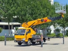 高空作业车的操作人员需要具备哪些技能？