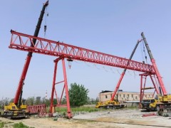 当吊车吊钩出现以上几种问题时，千万不能继续使用