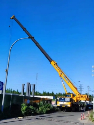 大荔县吊车出租方式里的按台班租和按小时租哪种适合小工程？