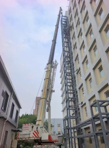 如何在租赁过程中确保吊车配件及时更换？