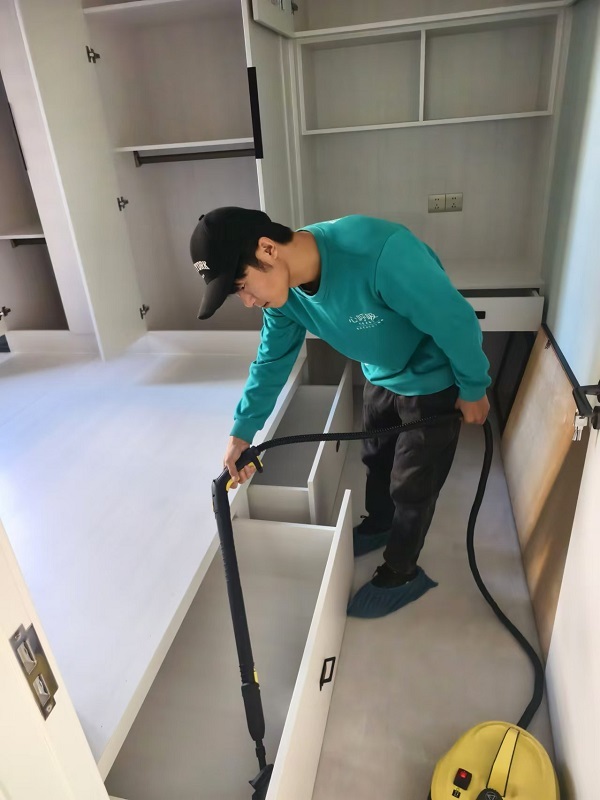 并不是所有胶水都释放甲醛