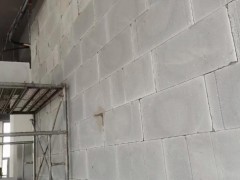 高层建筑中泡沫砖隔墙安全性如何？