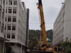 租赁长治随车吊时，设备进场运输费用由出租方还是承租方承担？​