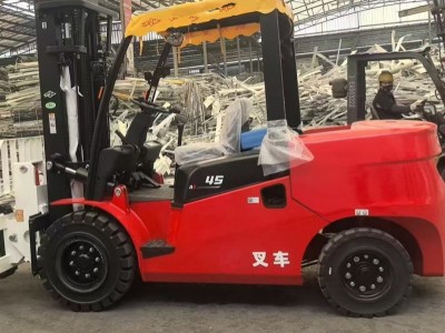 长期合作，重庆叉车租赁公司与客户