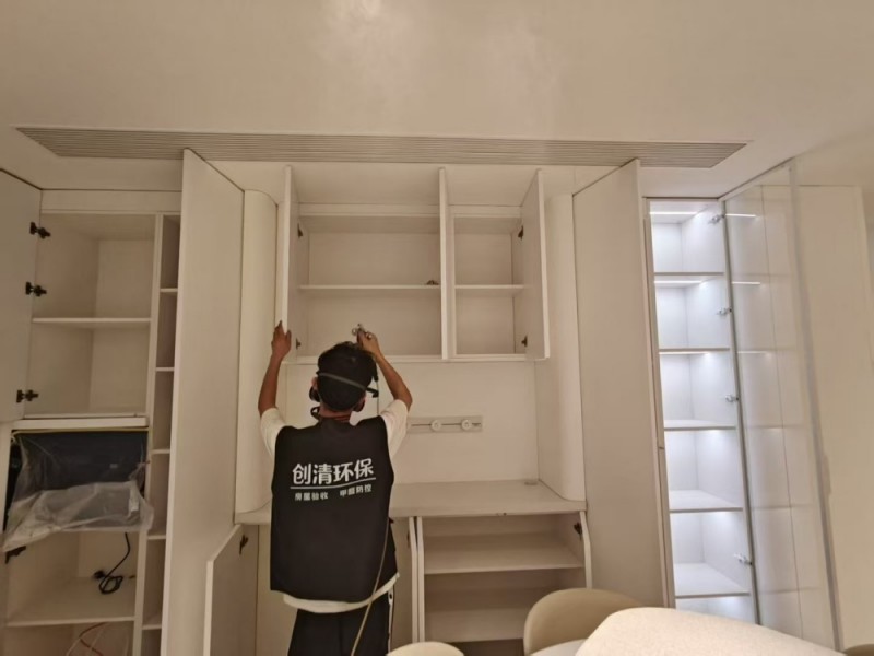 做完空气净化后，为什么还能闻到异味？