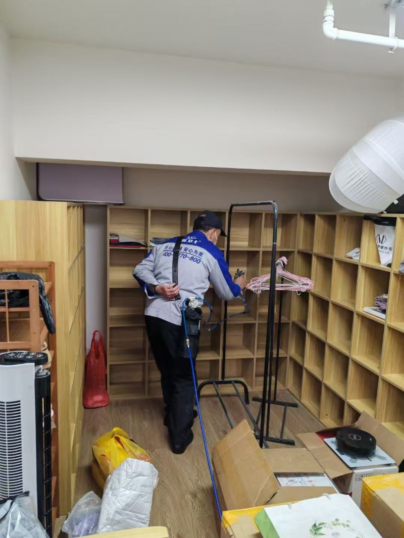 室内有害物质会随着温度的升高，挥发速度加快