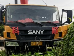 当吊车吊起易碎物品时，采取何种措施确保物品完好无损？