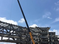 道路救援过程为何会使用到吊车，发挥着什么作用？