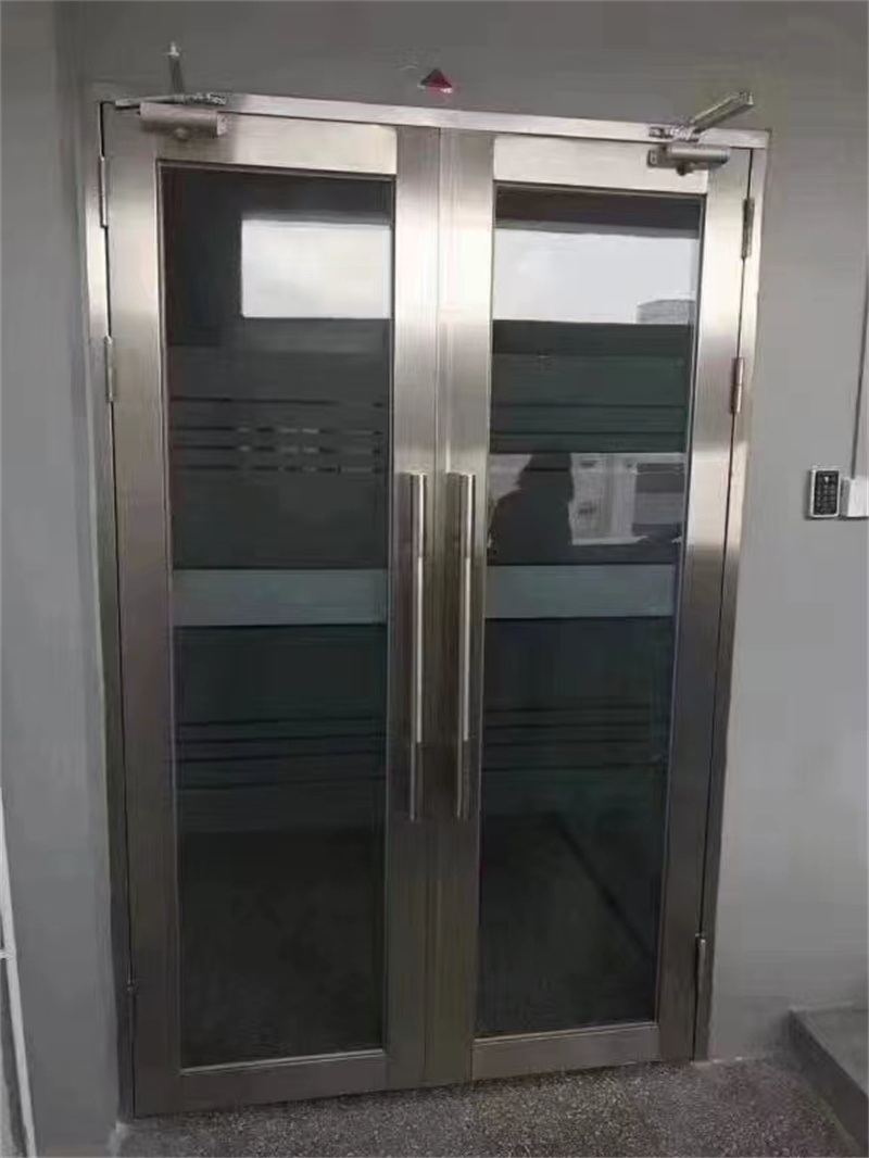 清远防火门：默默守护，让安全无忧