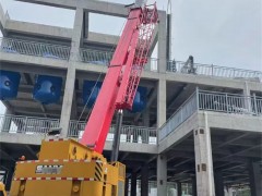 吊车液压油缸出现渗漏油现象时该如何排查原因？