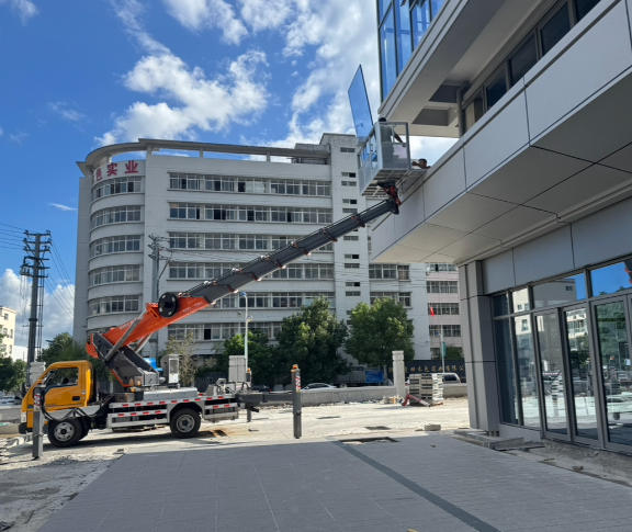 登高车的操作难度对于新手来说大吗？