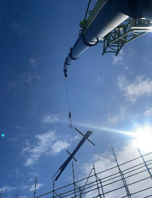 吊装不怕高难度，随车吊出租自有独门技能。