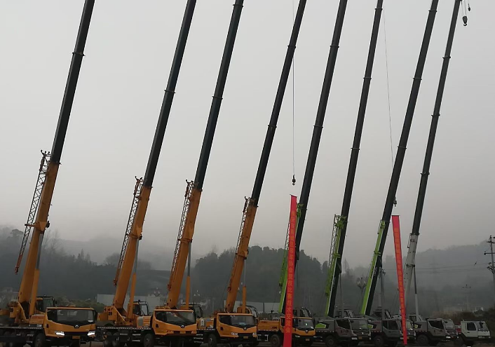 雅安郊区偏远工地吊车出租能上门接送设备吗？