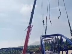 吊车鸣笛的长短和次数，是否有特定的“暗语”？