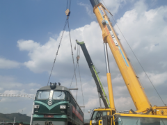 吊车出租服务对比：为什么专业公司收费高反而更省钱？答案在这里