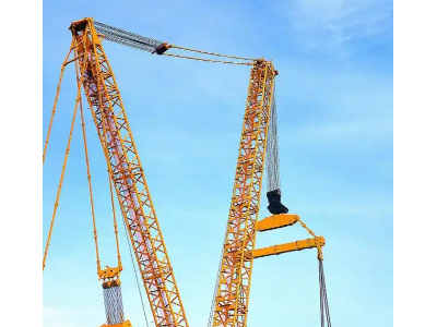 在城市狭窄巷道作业，履带吊是否比