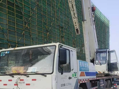 小型工程在荆门需要吊车租赁，哪种车型更经济实用？