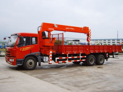 桂林随车吊出租保养维护的省油小妙