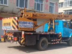 租用吊车进场施工，需要提前协调好哪些周边事项？