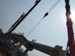 城市中心区域进行吊装，在交通疏导和占道手续上如何提前准备？