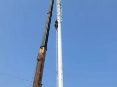 如果对吊车操作不熟悉，租赁公司能否推荐或提供专业的操作机手？