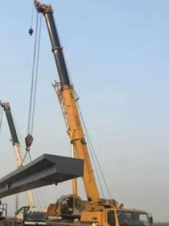 在沿海地区作业，吊车金属结构如何应对盐雾腐蚀的防护问题？