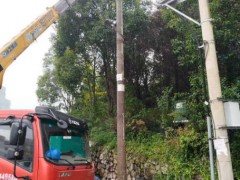 在雨季施工，如何做好随车吊电气系统和液压系统的防水防潮？