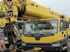 如何确保吊车在斜坡作业的稳定性呢？