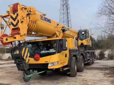 吊车在起吊过程中，如何有效控制被