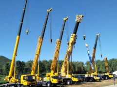 建筑工程需要开发票，那可得找专业的本地吊车出租公司！