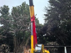 高层建筑材料上料，汽车吊与施工电梯的配合艺术。