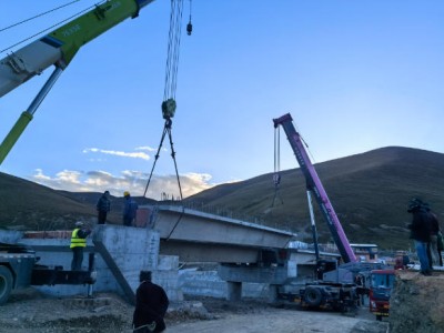 看案例学门道：风雨操场桁架吊装要点解析！