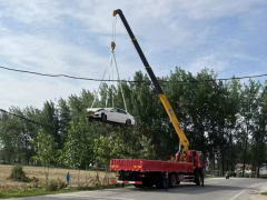 城市道路救援用哪种吊车合适？这类吊车出租服务如何收费？​