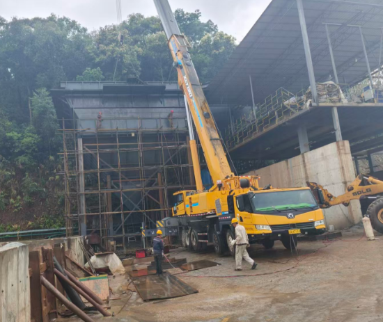景洪吊车出租收费标准，高空吊装施工有无隐形消费？